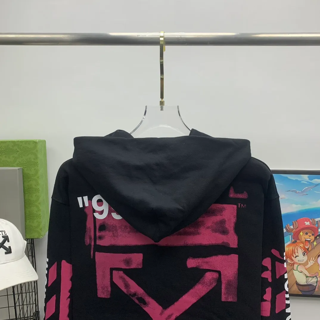 The top tested version OFF-WHITE (OW) 99 pink oil graffiti for men and women couples pure cotton loose pullover hooded sweatshirt jacket zipper professional handmade dot printing, delicate and full, strong color layering, the printing is breathable and non-sticky! The gradient of the layers is clear, the texture and texture are visible, the fabric and printing are completely combined, and the frosted feel is delicate. The fabric is made of 460g fish scale terry cotton fabric, which has a full drape. Customized zipper pull with OFFWHITE metal engraving on it and a concave feel. This is a must-see for identification. The hat rope pendant clock has metal engravings. This is a detail that is easily overlooked.  Like Monet's oil paintings, it has always occupied the top sales list on major domestic and foreign platforms, and offline stores can also be said to be often out of stock.  Couple matching, personalized and trendy! The style is elegant and classic, versatile for daily use. Couple style 👫 Can be worn by both men and women P: 390